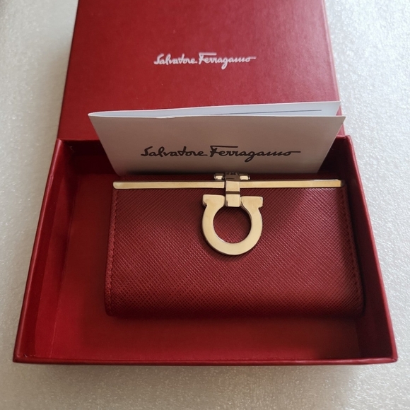 Salvatore Ferragamo Gancio Red Leather Key Case - Picture 8 of 8